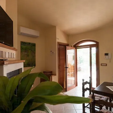 Helloapulia - Flora Apartament Noci