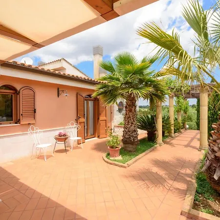 Helloapulia - Flora Apartament Noci